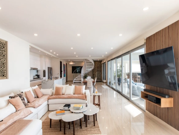 Luxury Oceanfront Villa in Indigo Bay, St. Maarten - Your Dream Getaway